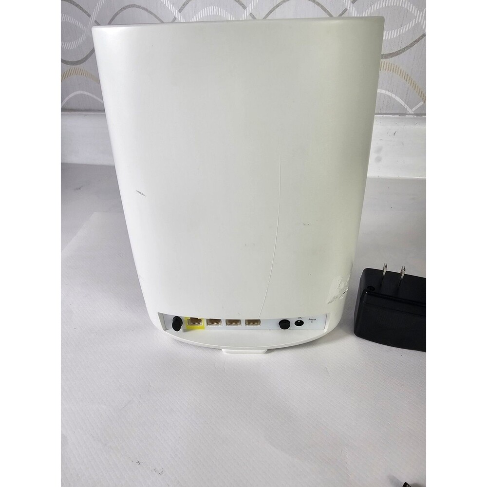 NETGEAR ORBI RBR50v2 Tri-band WiFi Router High Performance AC300 White - Picture 4 of 9